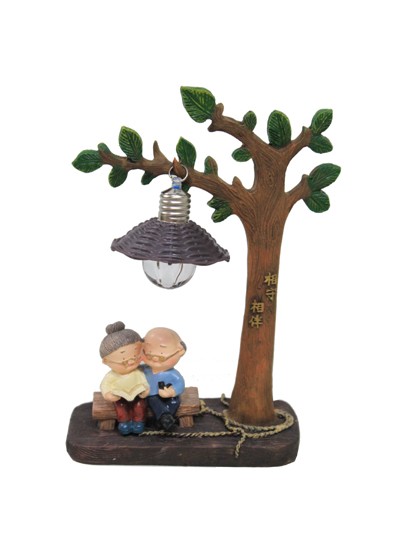 장식품(노부부책보기)